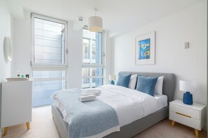 2 bedrooms, iron/ironing board, WiFi, bed sheets - Central London Escape | Lambs Passage (London)