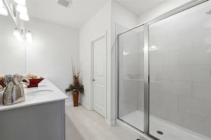 Handtücher, Seife, Shampoo, Toilettenpapier