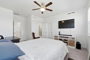 2 habitaciones, escritorio, wifi y ropa de cama 