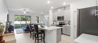 Gorgeous Kissimmee Townhouse Near Theme Parks!