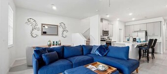 Gorgeous Kissimmee Townhouse Near Theme Parks!