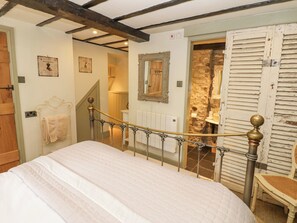 1 Schlafzimmer, individuell dekoriert, individuell eingerichtet