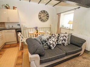 Living area - In & Out Cottage (Leyburn)