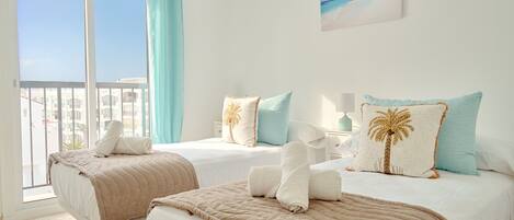 3 habitaciones y ropa de cama