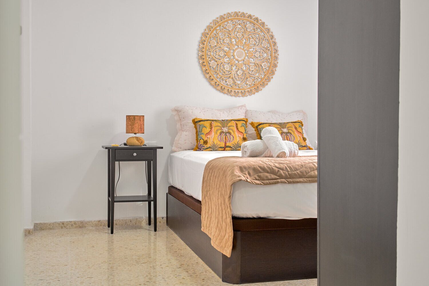 3 bedrooms, bed sheets