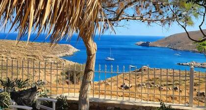 Tainaros Rooms - Beachfront Sunny Getaway