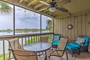 Outdoor dining - Boardwalk 290 - Serene lake views with a boardwalk to the Gulf of Mexico! (Miramar Beach)