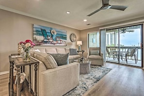 TV - Boardwalk 290 - Serene lake views with a boardwalk to the Gulf of Mexico! (Miramar Beach)