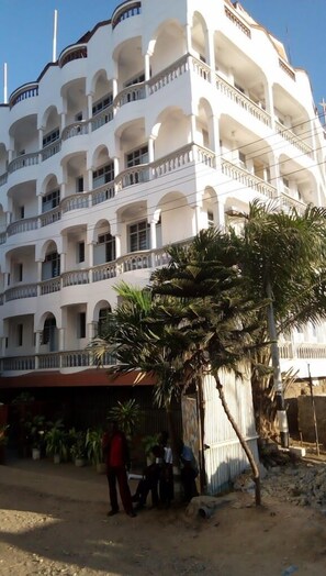 Exterior - White Castle Hotel Mikindani (Mombasa)