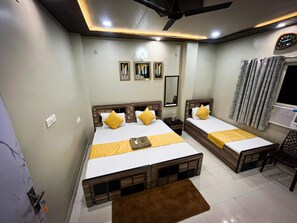 Deluxe Triple Room, City View | Desk, free WiFi - Shiv Balaji Guest House Varanasi (Varanasi)