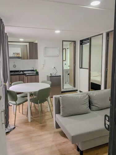 Centrally located apartment near airport, terminal, US Embassy