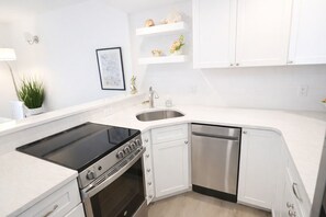 Fridge, microwave, oven, stovetop - Spectacular Ocean Front Condo Downtown Rehoboth Beach, Delaware! (Rehoboth Beach)