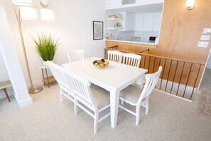 Dining - Spectacular Ocean Front Condo Downtown Rehoboth Beach, Delaware! (Rehoboth Beach)