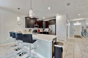 Villa, Mehrere Schlafzimmer | Eigene Küche | Kühlschrank, Ofen, Wasserkocher mit Kaffee-/Teezubehör, Toaster