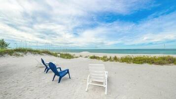 House, 4 Bedrooms | Beach