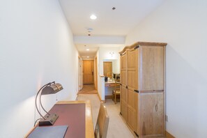 Dining - Bear Creek Lodge 212c 1 Bedroom Hotel Room (Telluride)