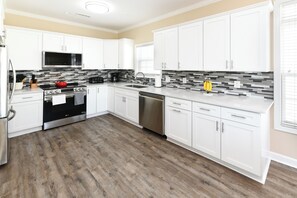 Fridge, microwave, stovetop, dishwasher - 5 BR,  Walk To The Beach, Private Pool - A Son Of A Sailor (Surfside Beach)