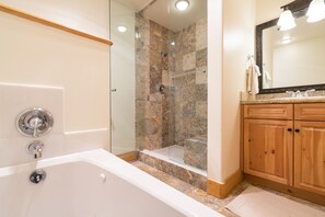 Room, 1 Bedroom | Bathroom | Towels, shampoo - Bear Creek Lodge 312c 1 Bedroom Hotel Room (Telluride)