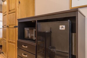 Room, 1 Bedroom | Interior