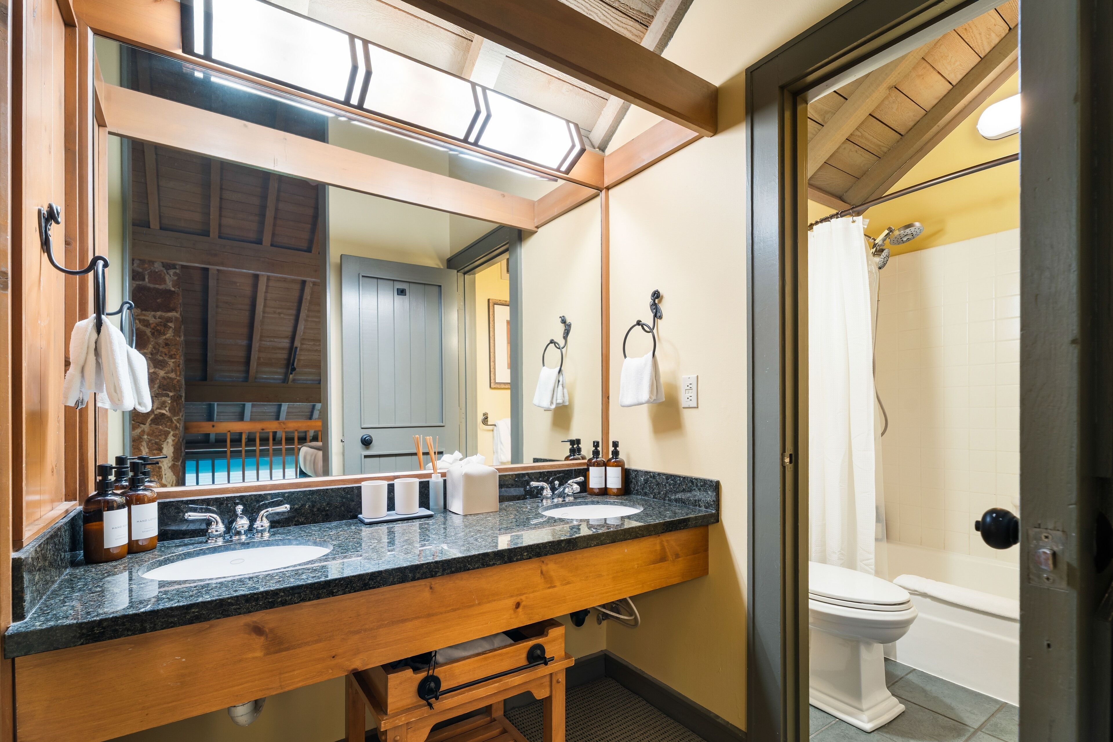 Townhome, 3 Bedrooms | Bathroom | Towels