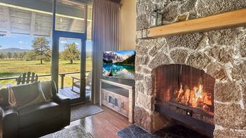 Townhome, 3 Bedrooms | Interior