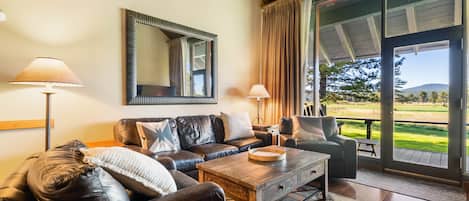 Townhome, 3 Bedrooms | Living area