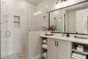 Townhome, 6 Bedrooms | Bathroom - Isle Be Back 6 Bedroom Townhouse (Washington)