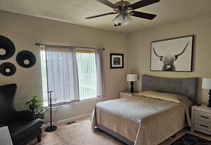 Room - Beautiful 5-bedroom house with AC in tranquil Spokane (Spokane)