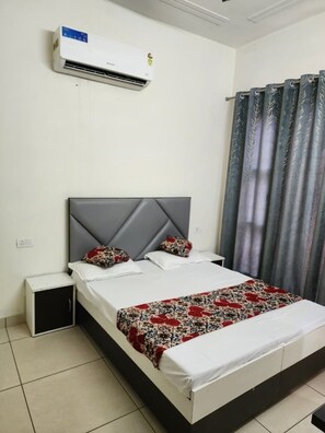 Chambre Double, vue ville