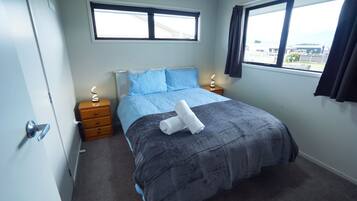 3 bedrooms, iron/ironing board, free WiFi, bed sheets