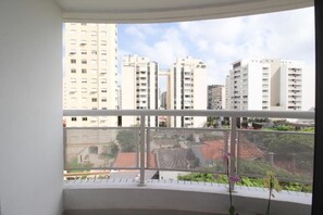 Comfort appartement, balkon, uitzicht op de stad | Veranda