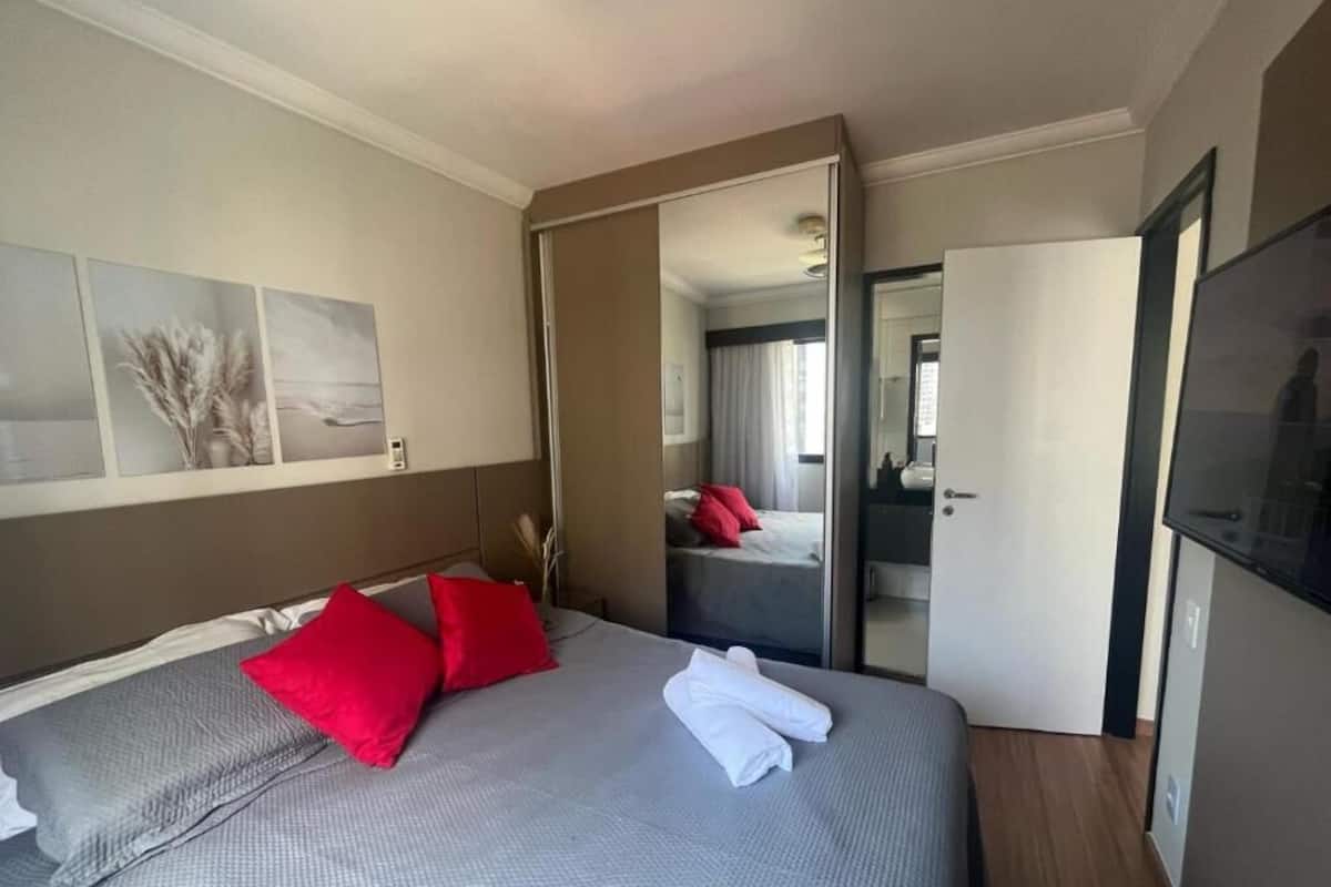 Departamento Confort, balcón, vista a la ciudad