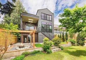 Exterior - The Meridian Miracle (Seattle)