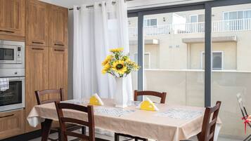 Apartment, City View | Dining