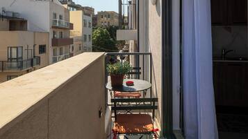 Apartment, City View | Outdoor dining