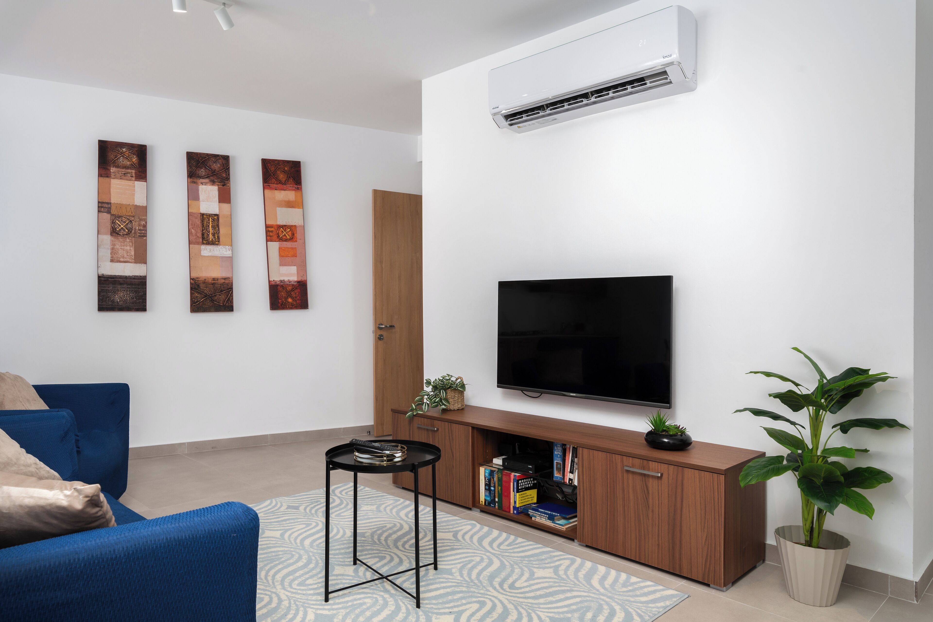 Apartment, City View | Living area