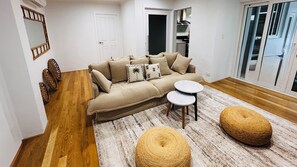 Smart TV, fireplace, books - Seriously Amazing Beachside Local - Luxe 4x2 home (North Beach)