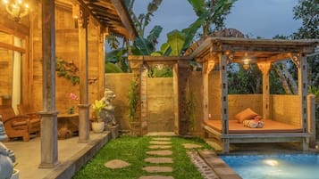 クラシック ヴィラ バルコニー ガーデンビュー | プール