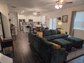 Living area - Luxurious 5-bedroom home in beautiful Graniteville, SC (Graniteville)