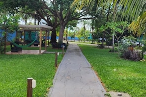 المنطقة المحيطة بالمنشأة