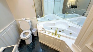 Condo, Multiple Beds, Kitchen, Pool View (Atol Duplex - #2) | Bathroom - Unique 2 in 1 - Bayviews - Pool (South Padre Island)