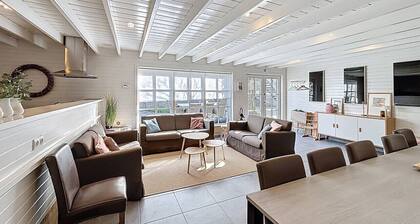 Entre champs et mer â spacious holiday countryhouse