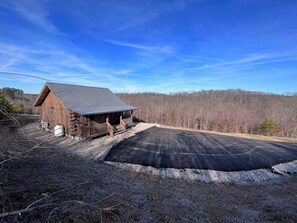 Exterior - NEW Cabin in Hocking Hills - The Overlook (Logan)