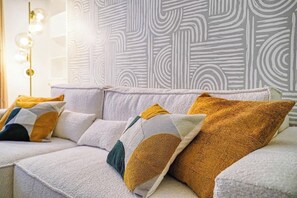 Interior - Neuilly-sur-Seine, quiet and refined (Neuilly-sur-Seine)