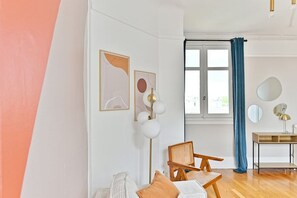 Living area - Bright and well decorated in Neuilly-sur-Seine (Neuilly-sur-Seine)