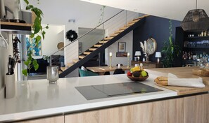 Private kitchen - 6 Bed Luxury Villa Mountain View,Pool,HotTub,Cinema Room,Terrace, BBQ & Lounge (Urrugne)