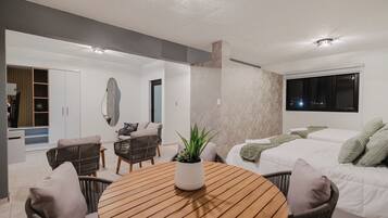 Classic Studio, Non Smoking, Kitchenette | Living area