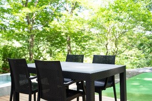 Outdoor dining - COCO VILLA NASUSHIRAKAWA-ONSEN (那須郡那須町)