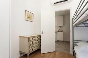 3 habitaciones, tabla de planchar con plancha y wifi 