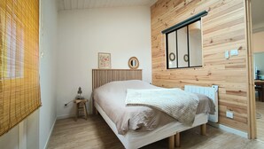 Unclassified image, 2 of 10, button - Fisherman's cottage in the heart of La Chaume, 5 minutes from the quays and the wild coastline (Les Sables-d'Olonne)